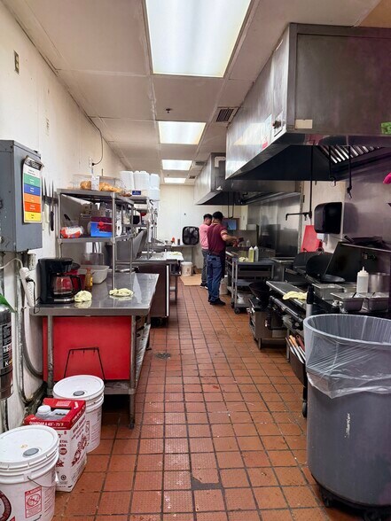 More Photos Of 2100 W White Oaks Dr, Springfield Restaurant For Sale