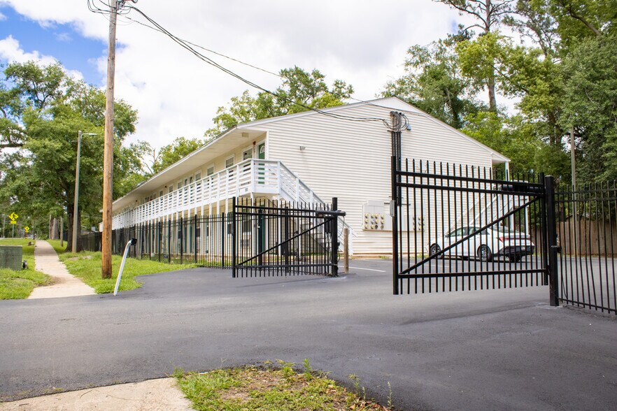 More Photos Of 2501 S Meridian St, Tallahassee Apartments For Sale