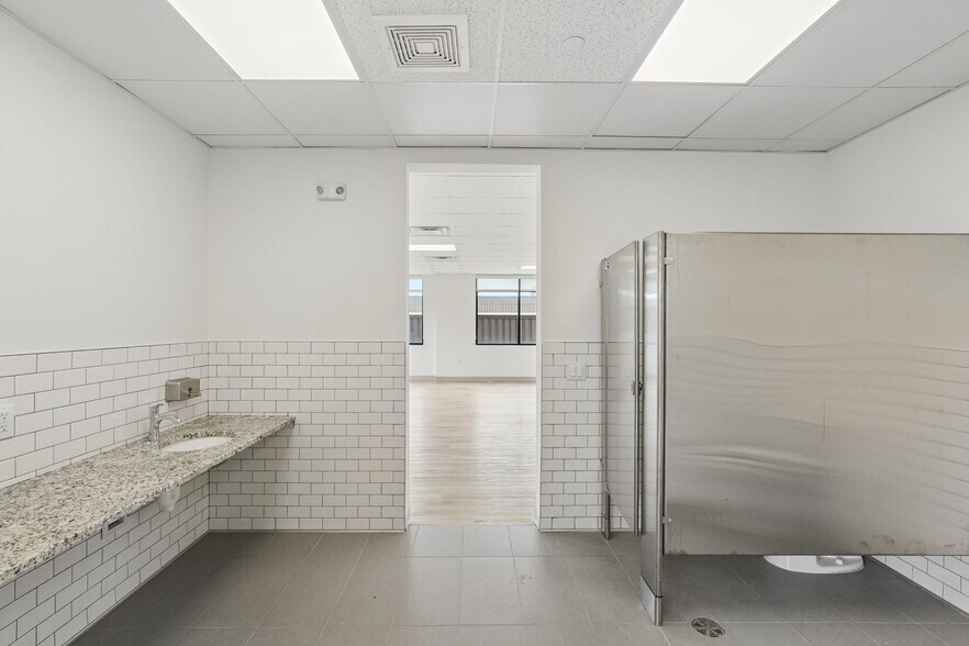 More Photos Of 2300 S High St, Columbus Apartments For Lease