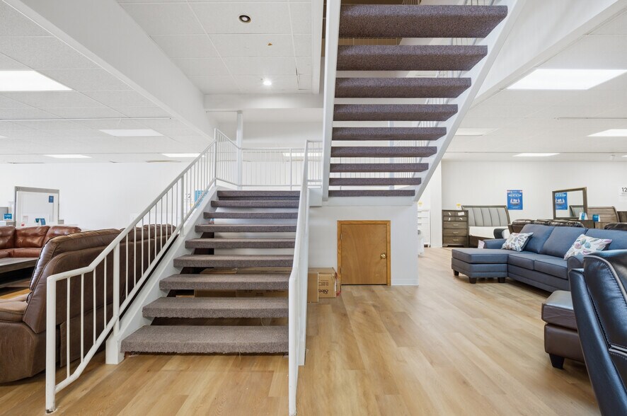 More Photos Of 6542 E Virginia Beach Blvd, Norfolk Freestanding For Lease