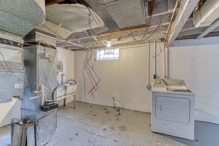 More Photos Of 12014 Duchess St, Detroit Flex For Sale