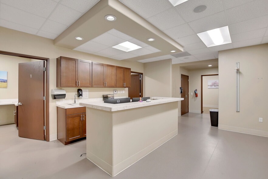 More Photos Of 264 N Highland Springs Ave, Banning Medical For Sale