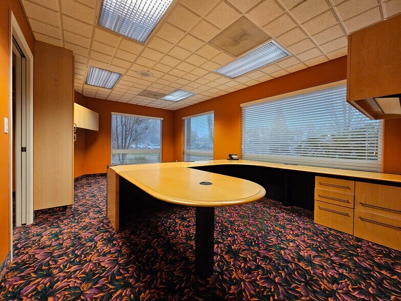 More Photos Of 5125 Wittenberg Ln NE, Salem Medical For Sale