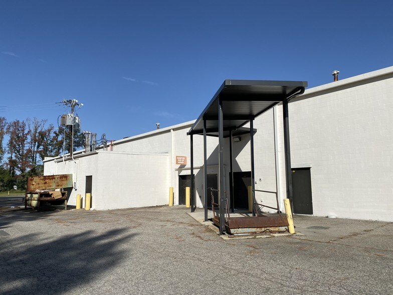 More Photos Of 1731-1785 N Roberts Ave, Lumberton Unknown For Lease