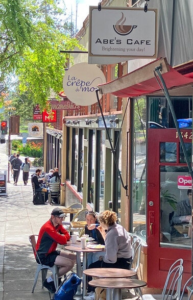 More Photos Of 2509 Hearst Ave, Berkeley Restaurant For Lease