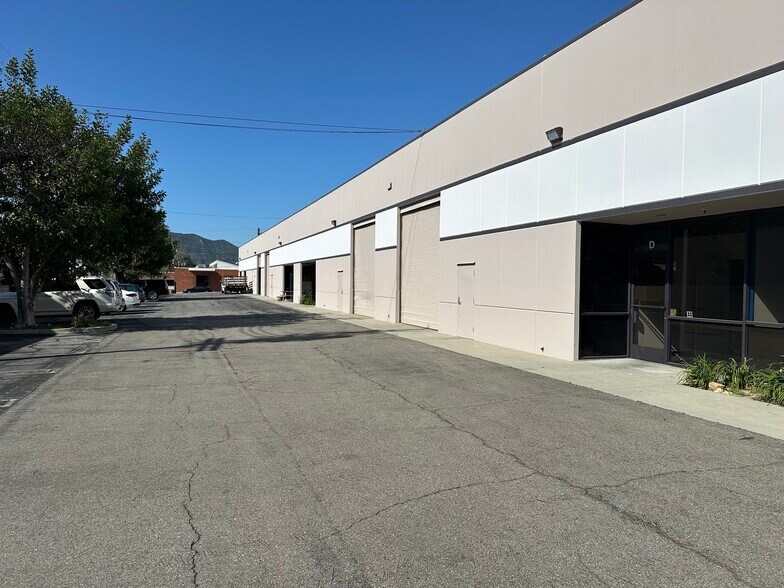 More Photos Of 1819 Dana St, Glendale Manufacturing For Lease