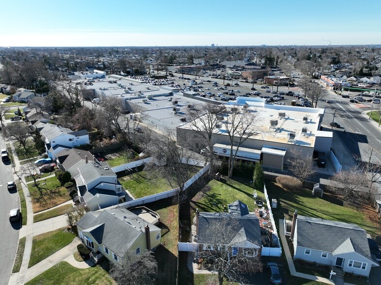 More Photos Of 401-419 S Oyster Bay Rd, Plainview Unknown For Lease