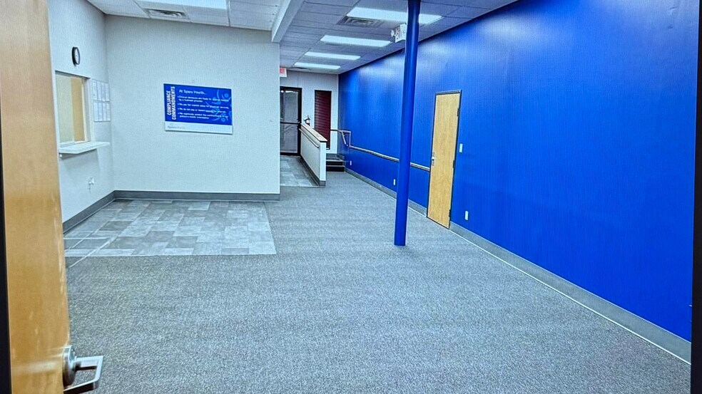 More Photos Of 2-12 NW 5th St, Richmond Storefront For Lease