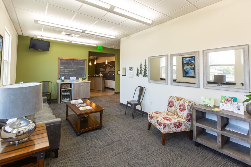 More Photos Of 200 W Railroad Ave, Plains Medical For Sale