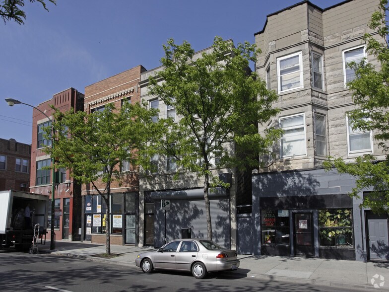 More Photos Of 1056 N Ashland Ave, Chicago Storefront Retail Residential For Lease