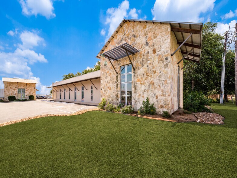 More Photos Of 109 Enterprise Pky, Boerne Office For Sale