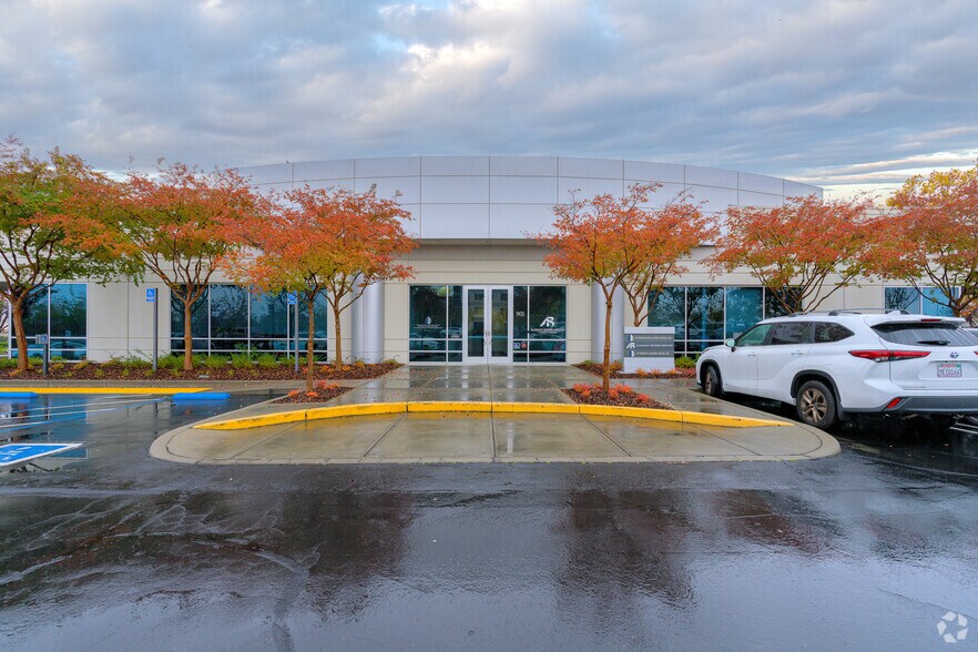 More Photos Of 905 Highland Pointe Dr, Roseville Office Residential For Lease