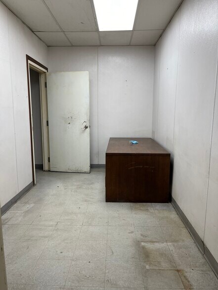 More Photos Of 3460 I 55 S, Jackson Warehouse For Sale