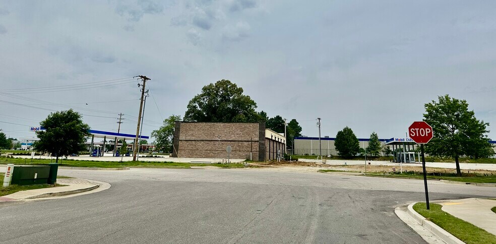 More Photos Of 7532 Hacks Cross Rd, Olive Branch Truck Stop For Sale