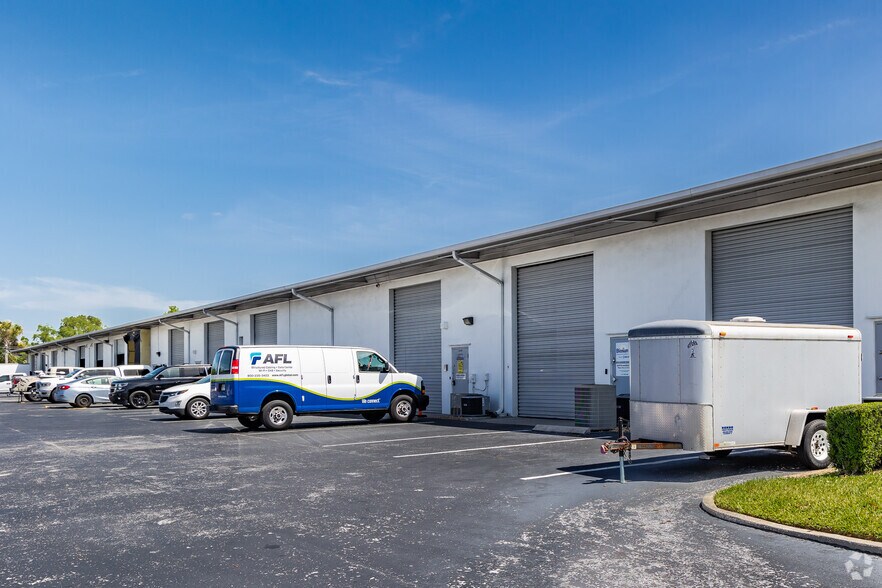 More Photos Of 6202 Benjamin Rd, Tampa Unknown For Lease