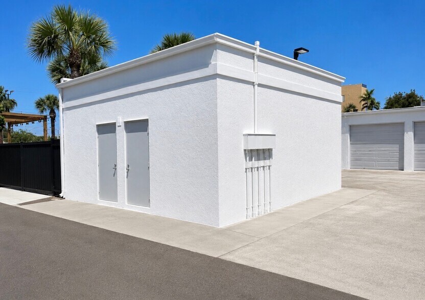 More Photos Of 29 S J St, Lake Worth Office For Lease