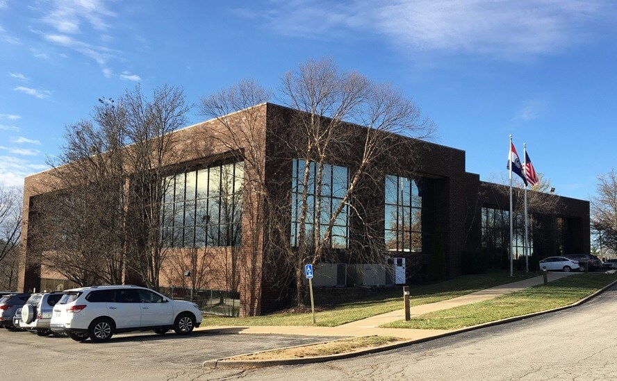 More Photos Of 5000 Cedar Plaza Pky, Saint Louis Medical For Lease