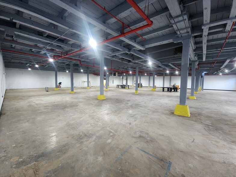 More Photos Of 3450 Salmon St, Philadelphia Warehouse For Lease
