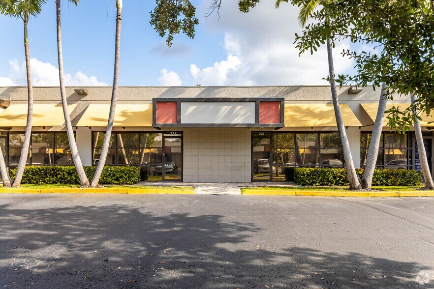 More Photos Of 4101 Ravenswood Rd, Dania Beach Office For Lease