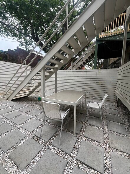 More Photos Of 709 D St SE, Washington Storefront For Lease