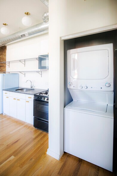 Primary Photo Of 1422-1426 N Milwaukee Ave, Chicago Apartments For Lease