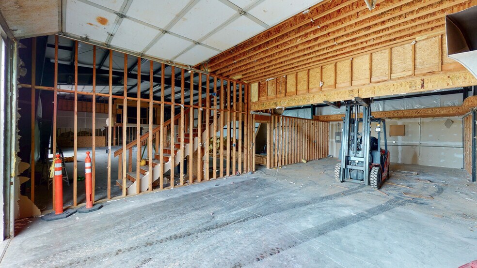 More Photos Of 2205 W Frontage Rd, Pasco Industrial For Lease