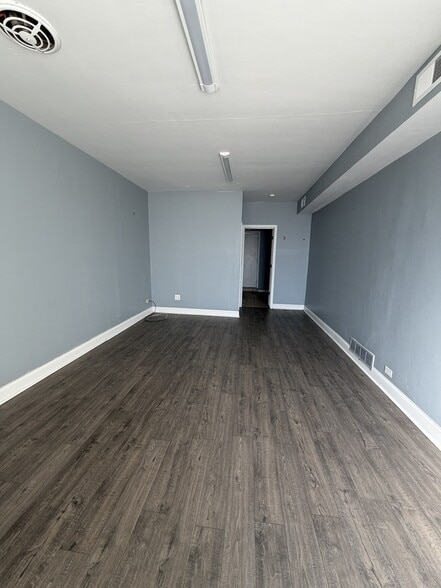 More Photos Of 5712 S Harlem Ave, Summit Argo Freestanding For Sale