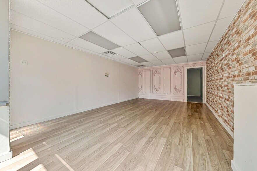 More Photos Of 433-435 Lawrence Ave, Ellwood City Storefront Retail Residential For Sale