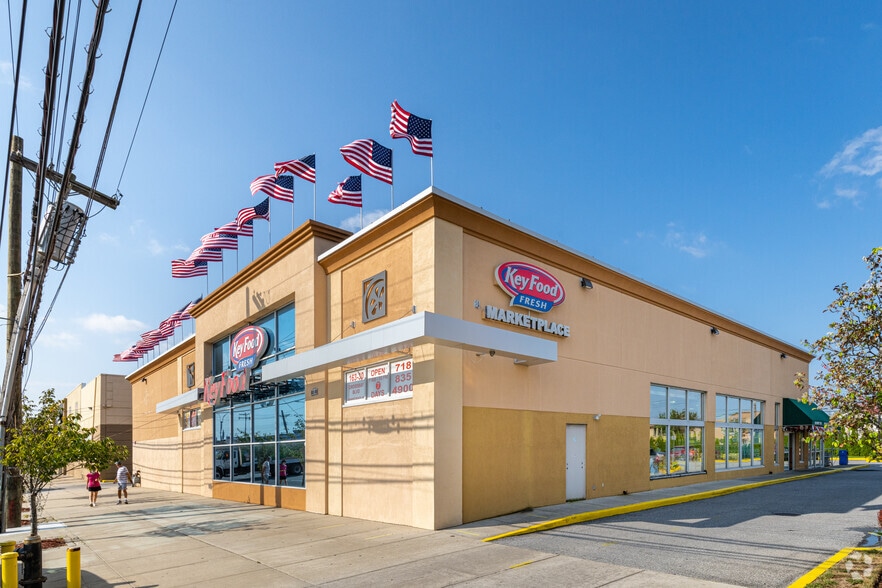 Primary Photo Of 16320 Crossbay Blvd, Howard Beach Supermarket For Sale