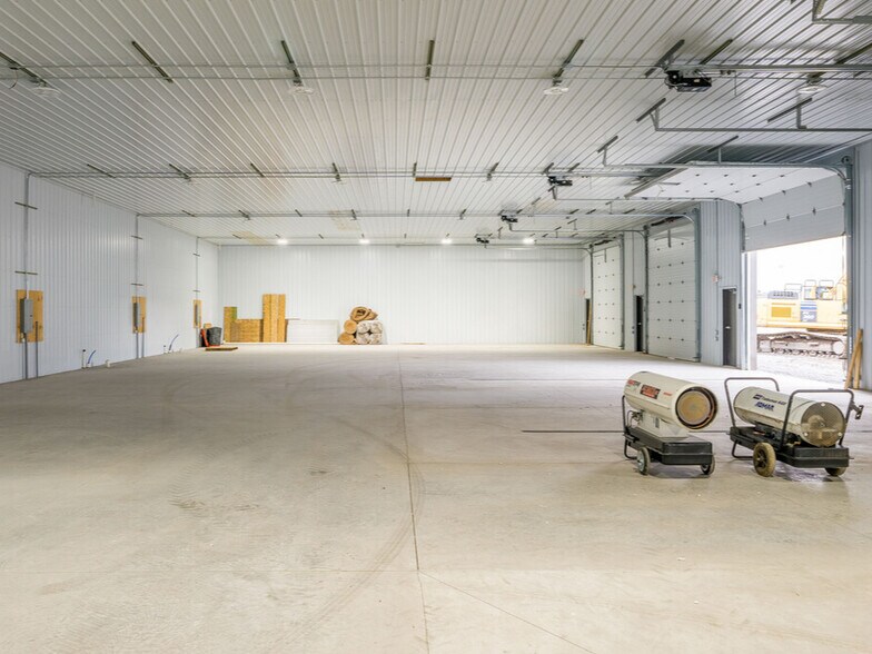 More Photos Of 1921 Brighton Henrietta Town Line Rd, Rochester Light Manufacturing For Lease