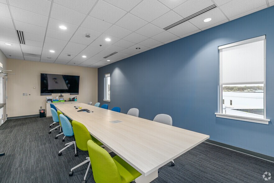 More Photos Of 4051 Ogletown Stanton Rd, Newark Office Residential For Lease