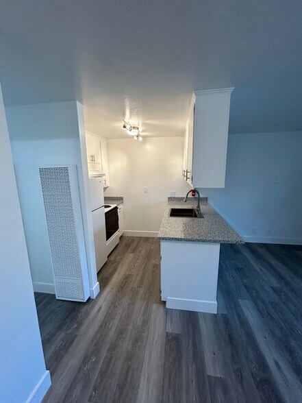 More Photos Of 248 W Oak St, Stockton Apartments For Sale