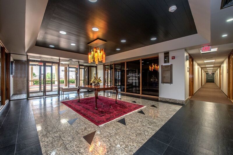 More Photos Of 11212 N May Ave, Oklahoma City Office For Lease