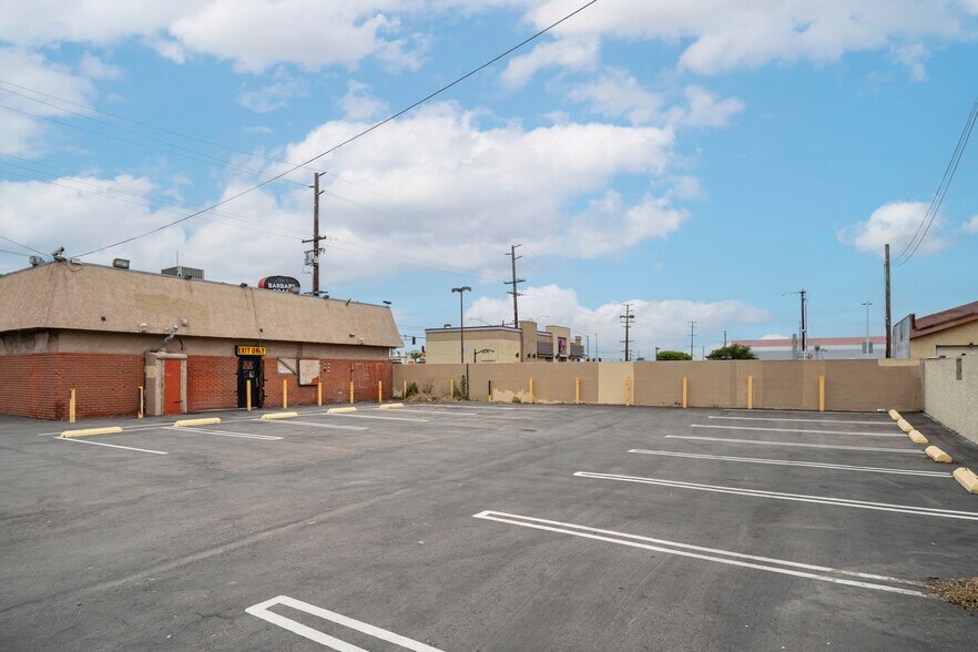 More Photos Of 14318 Western ave, Gardena General Retail For Sale