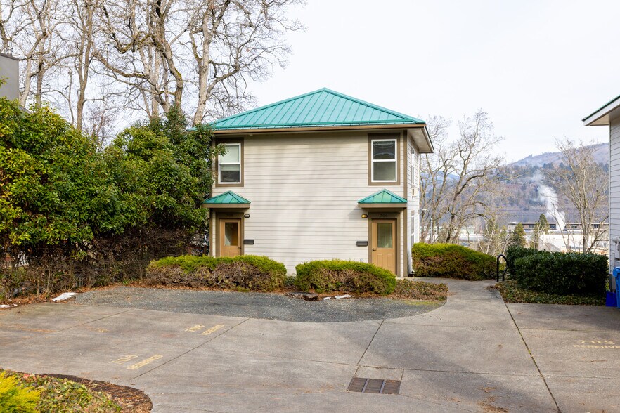 More Photos Of 708 Columbia St, Hood River Office Residential For Sale