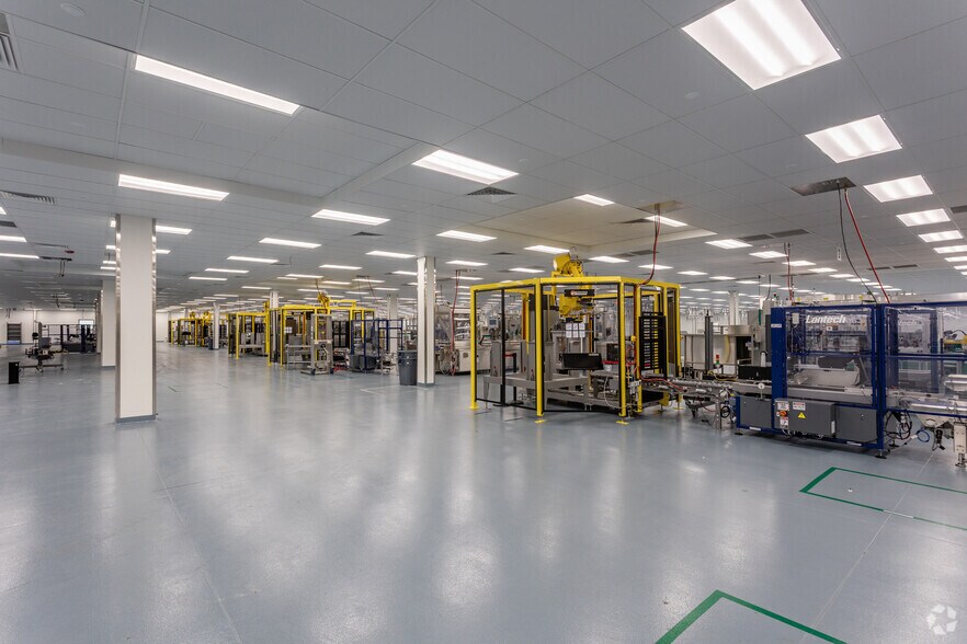 More Photos Of 3150 Barry Dr, Portland Manufacturing For Sale