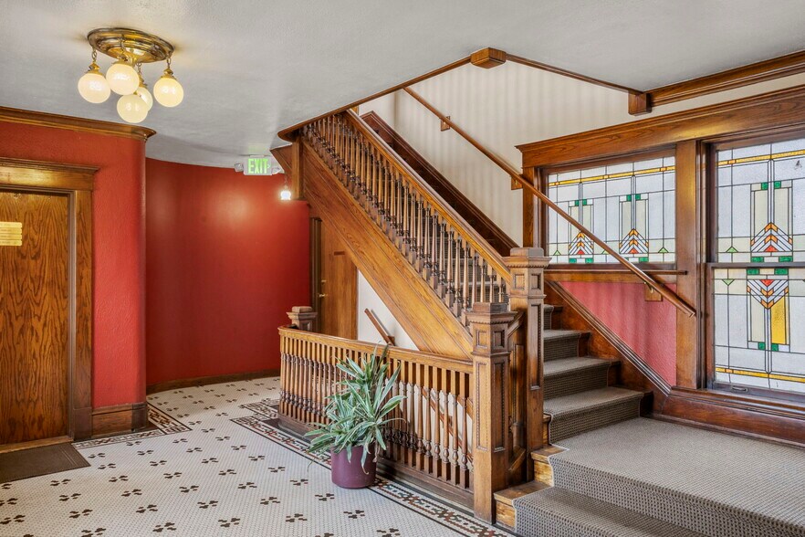 More Photos Of 10 Boulder Crescent, Colorado Springs Office For Sale