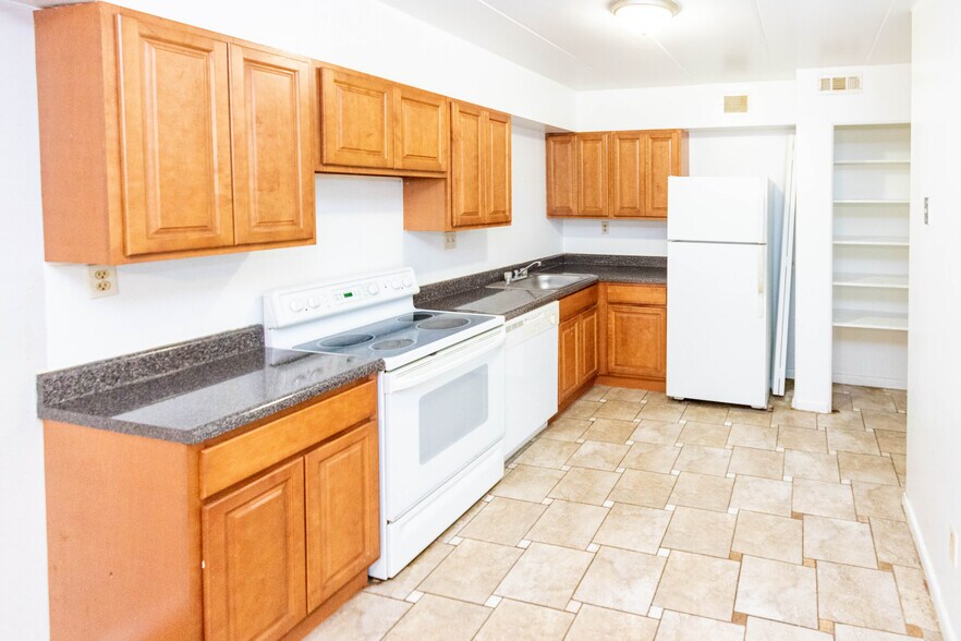 More Photos Of 3809 Clarks Ln, Baltimore Apartments For Sale