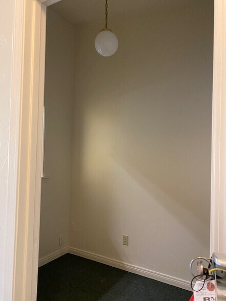 More Photos Of 634 Schemmer Dr, Prescott General Retail For Lease