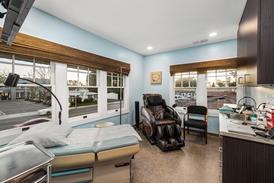 More Photos Of 615 E Chapman Ave, Orange Medical For Sale