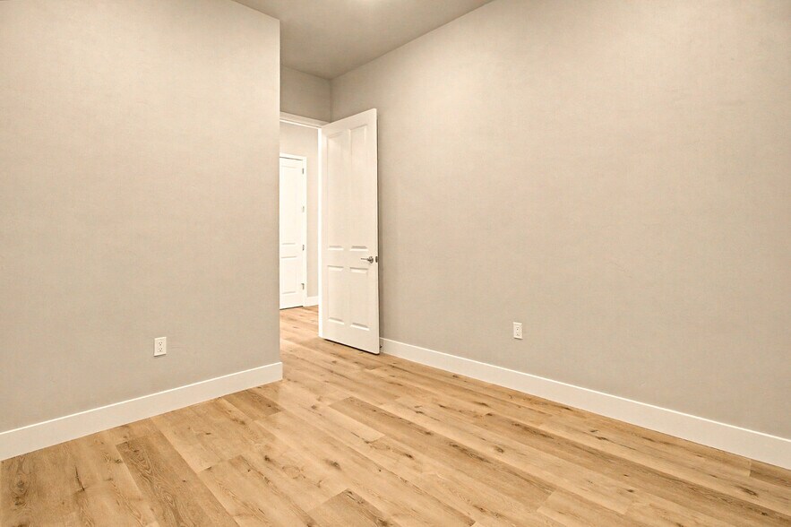 More Photos Of 13598 W Newberry Rd, Newberry Office For Lease