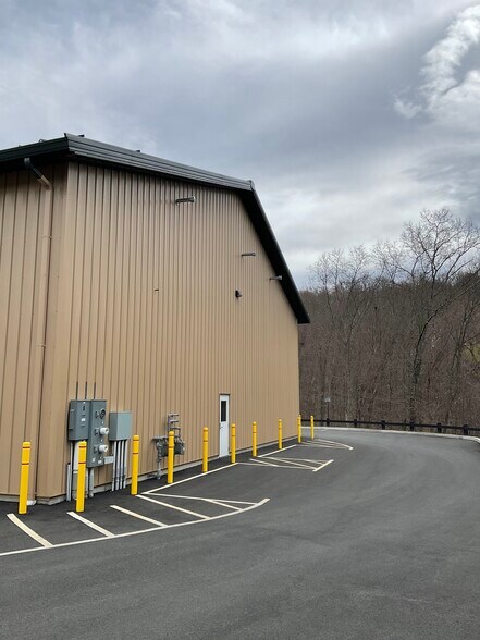 More Photos Of 20 Old Route 6, Carmel Warehouse For Lease