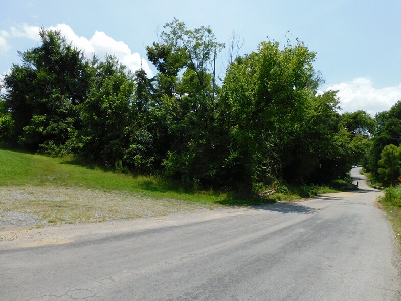 More Photos Of 530 Summit dr, South Boston Warehouse For Sale