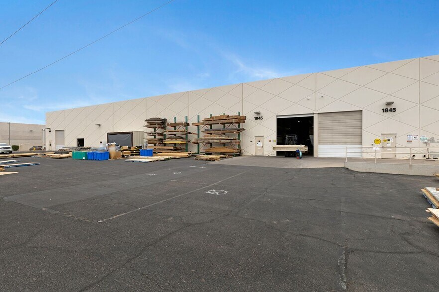 More Photos Of 1845 W 1st St, Tempe Warehouse For Lease