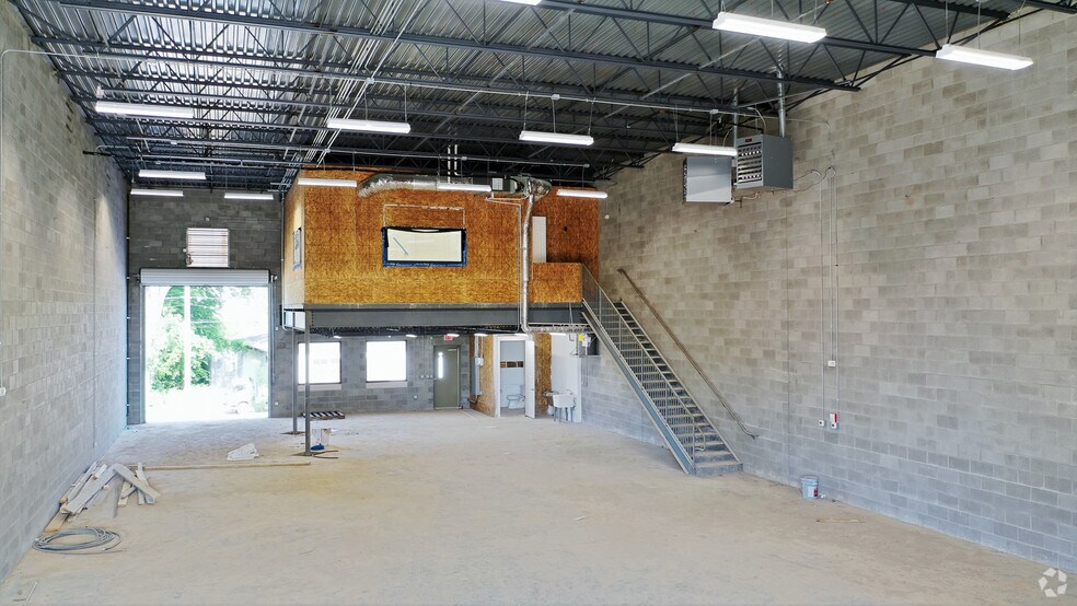 More Photos Of 2141 Utopia Ave, Nashville Flex For Lease