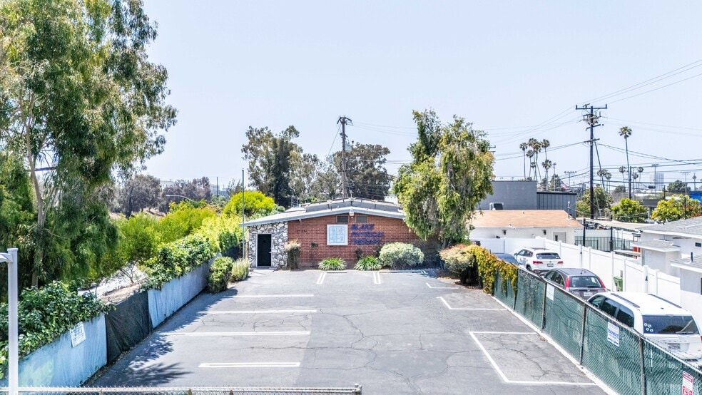 Primary Photo Of 1714 17th St, Santa Monica Medical For Sale