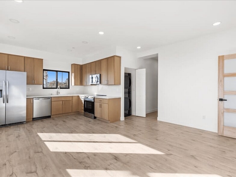 More Photos Of 3244 Clairemont Dr, San Diego Apartments For Sale