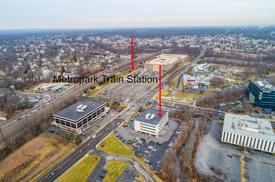 More Photos Of 505 Thornall St, Edison Office For Lease