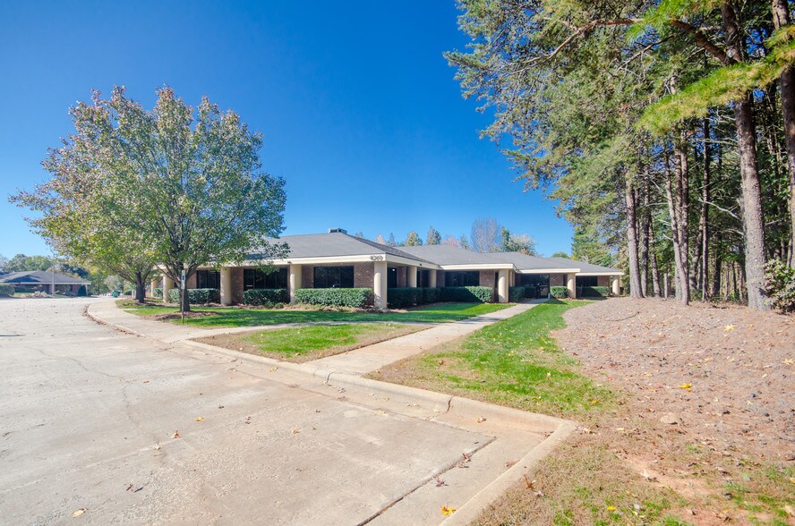 More Photos Of 4260 Piedmont Pky, Greensboro Light Distribution For Lease