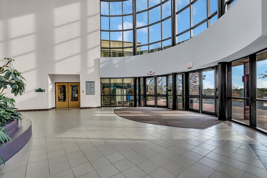 More Photos Of 1433 Hooper Ave, Toms River Office For Lease